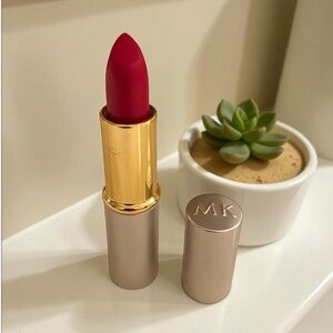 Mary Kay Vibrant Red Salsa Cream Lipstick